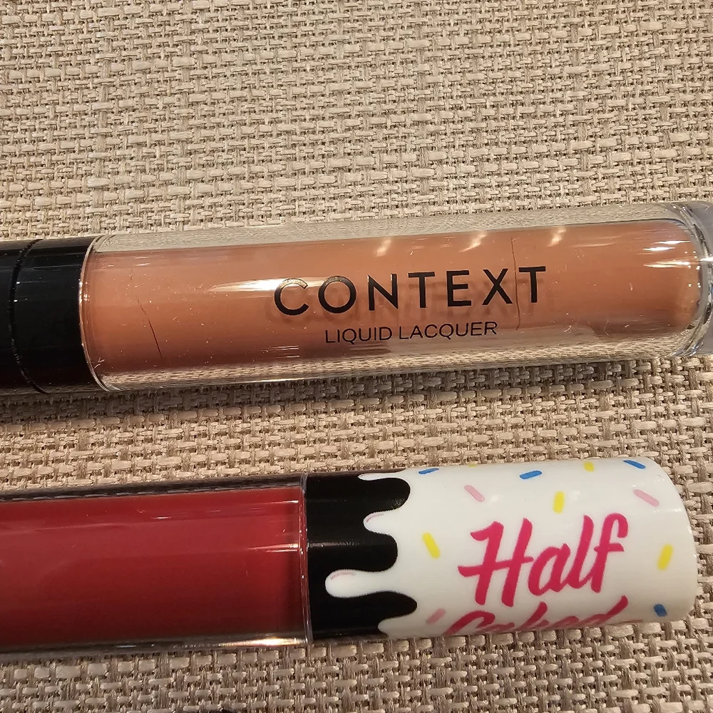 Lip Bundle: liquid lipsticks and lip pencil in nudes/reds Context Half Caked